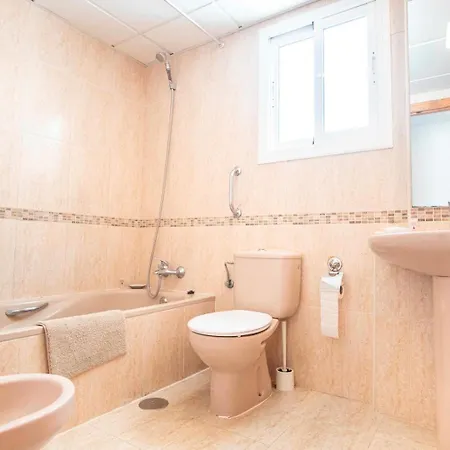 Bioparc Atico Muy Amplio Y Soleado, Cerca De La Playa Y Centro, Con Parking Y Ac Appartement