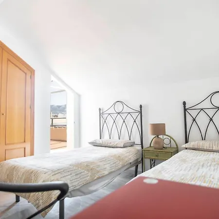 Bioparc Atico Muy Amplio Y Soleado, Cerca De La Playa Y Centro, Con Parking Y Ac Fuengirola