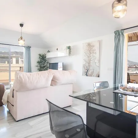 Bioparc Atico Muy Amplio Y Soleado, Cerca De La Playa Y Centro, Con Parking Y Ac Appartement