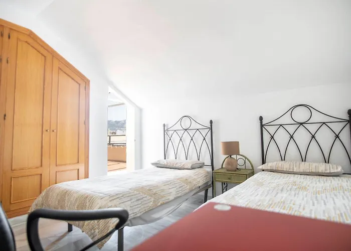 Bioparc Atico Muy Amplio Y Soleado, Cerca De La Playa Y Centro, Con Parking Y Ac Fuengirola