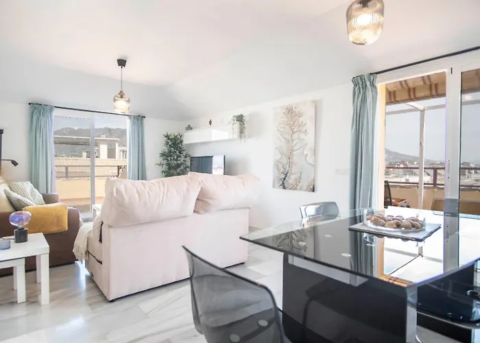 Bioparc Atico Muy Amplio Y Soleado, Cerca De La Playa Y Centro, Con Parking Y Ac Apartment